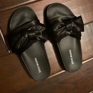 STEVE MADDEN slippers